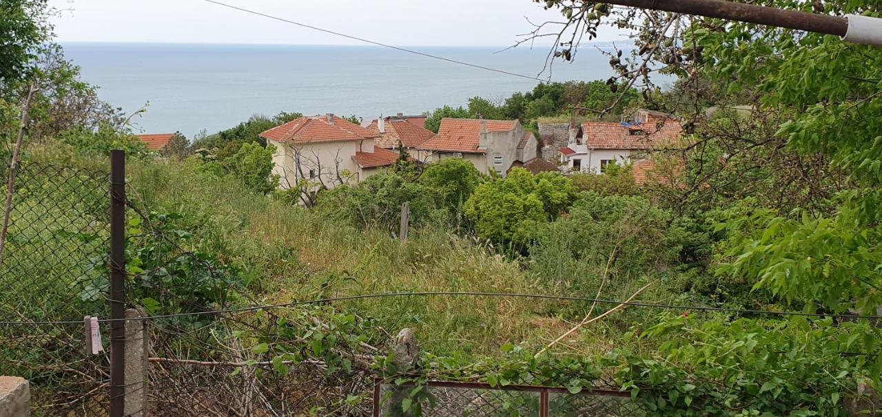 Стая За Гости "Ирина" Balchik Exterior photo